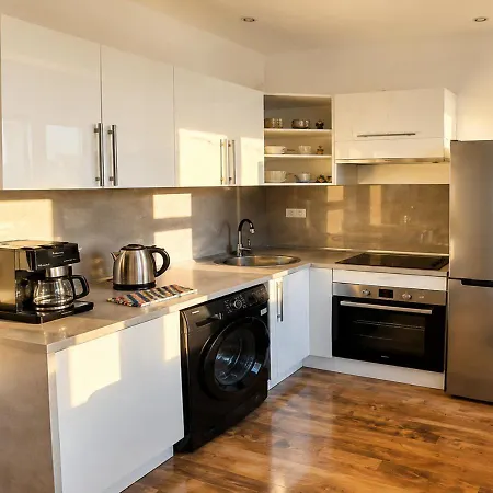Cozy Downtown Retreat Close To Sea And Station Apartment Nizza